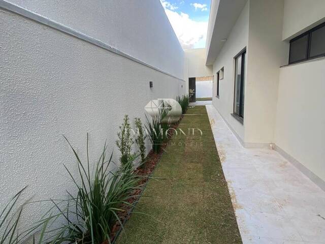 #120 - Casa para Venda em Luís Eduardo Magalhães - BA