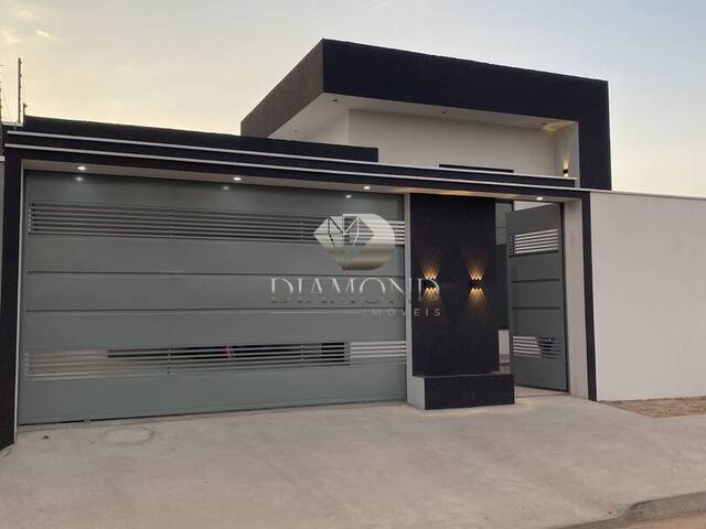 #215 - Casa para Venda em Luís Eduardo Magalhães - BA