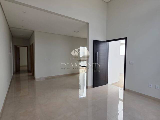 #260 - Casa para Venda em Luís Eduardo Magalhães - BA