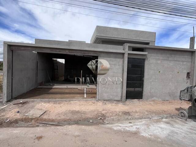 #054 - Casa para Venda em Luís Eduardo Magalhães - BA